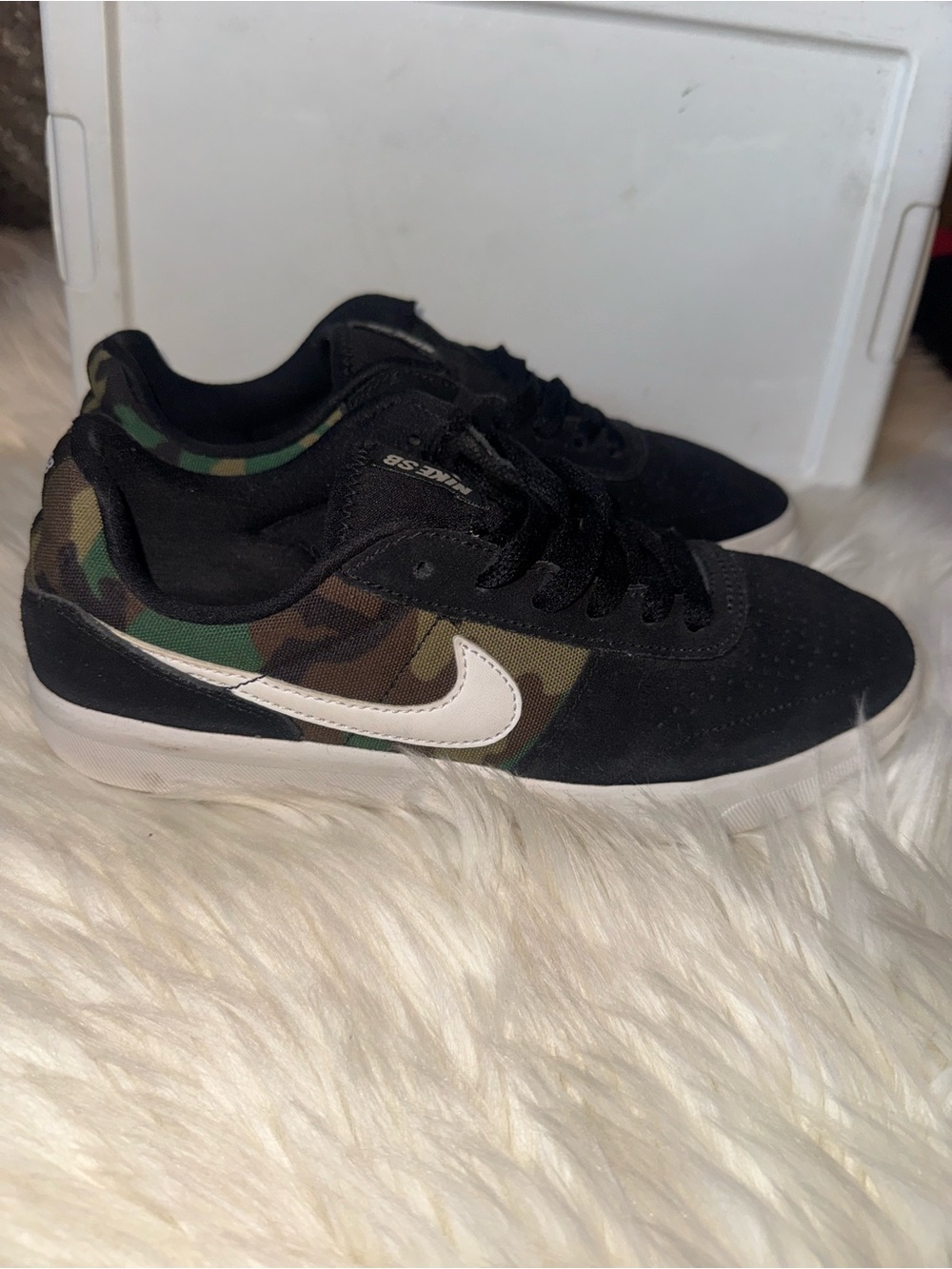 Nike Men's Black and Green Camo Low-Top Sneakers - Picture 4 of 8